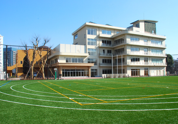 新宿区西戸山中学校